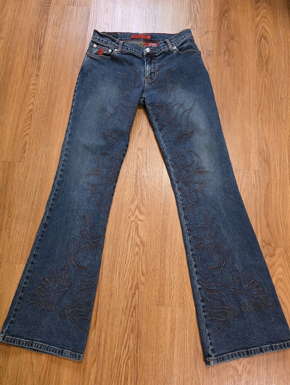 Vintage Y2K Bongo Let Me B Tribal Flame Embroidered Flare Jeans Size 7 Low Rise